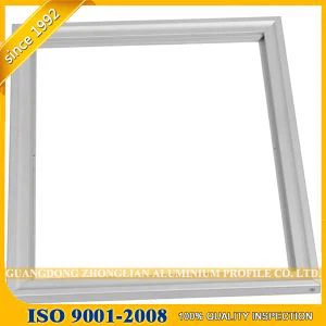 إطار من الألومنيوم للوحة الشمسية وصندوق الضوء
