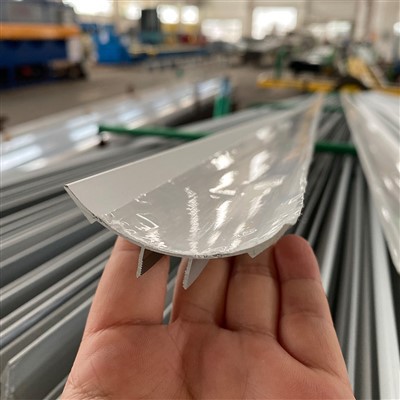 شركة تصنيع مقاطع الألمنيوم